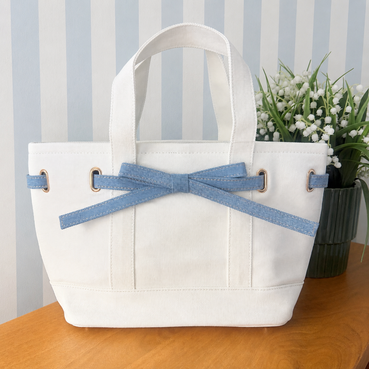 Tucker Bow Tote