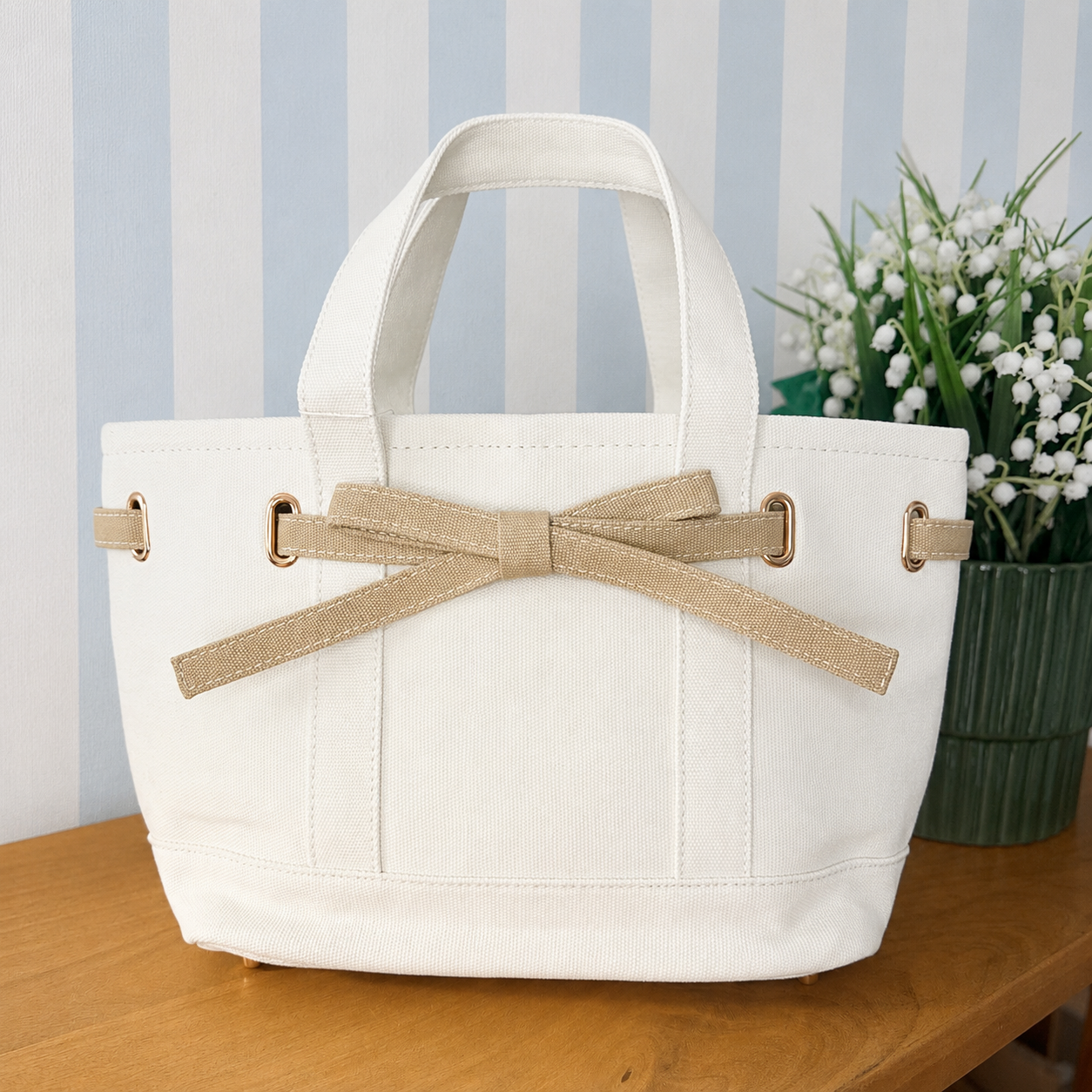 Tucker Bow Tote
