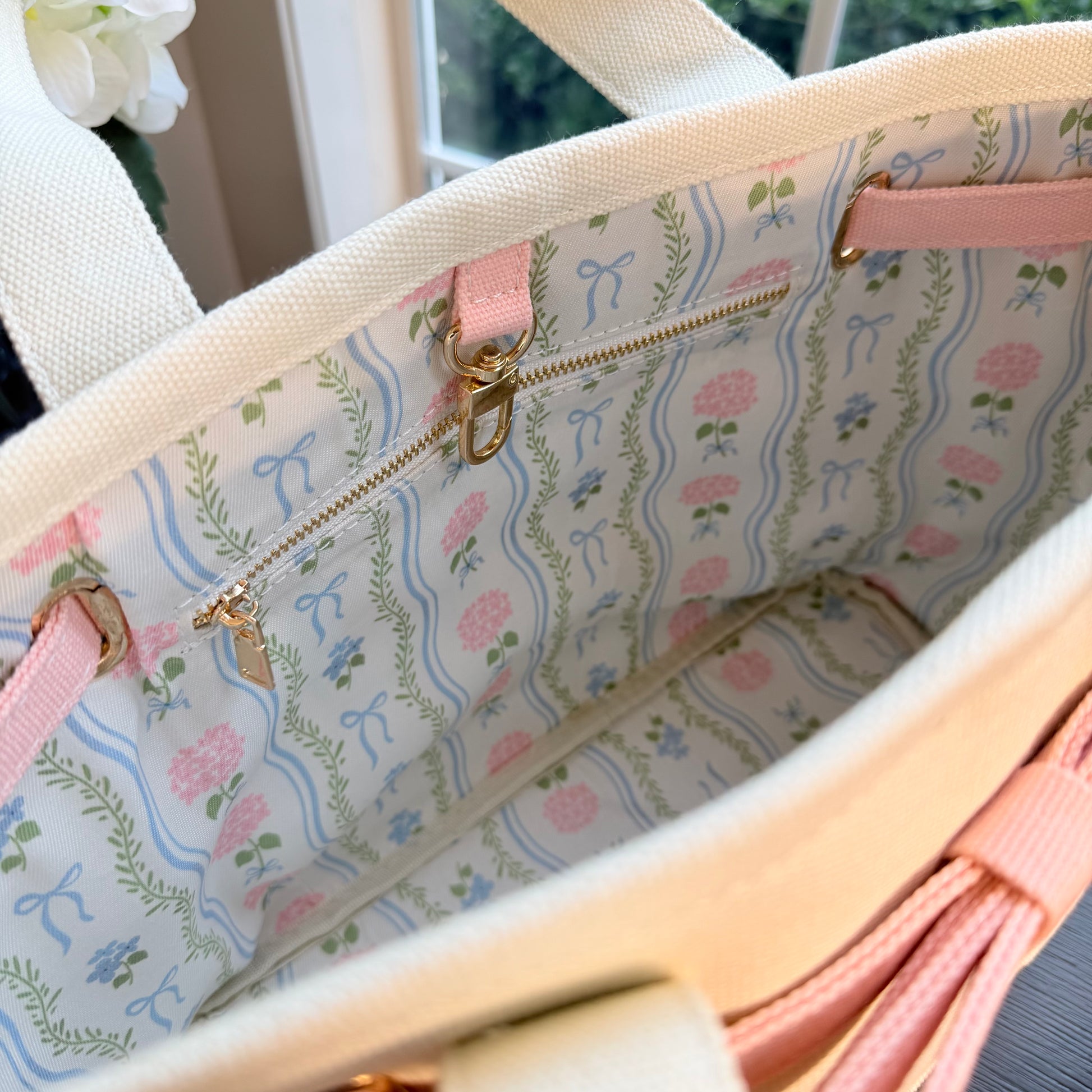 Tucker Bow Tote