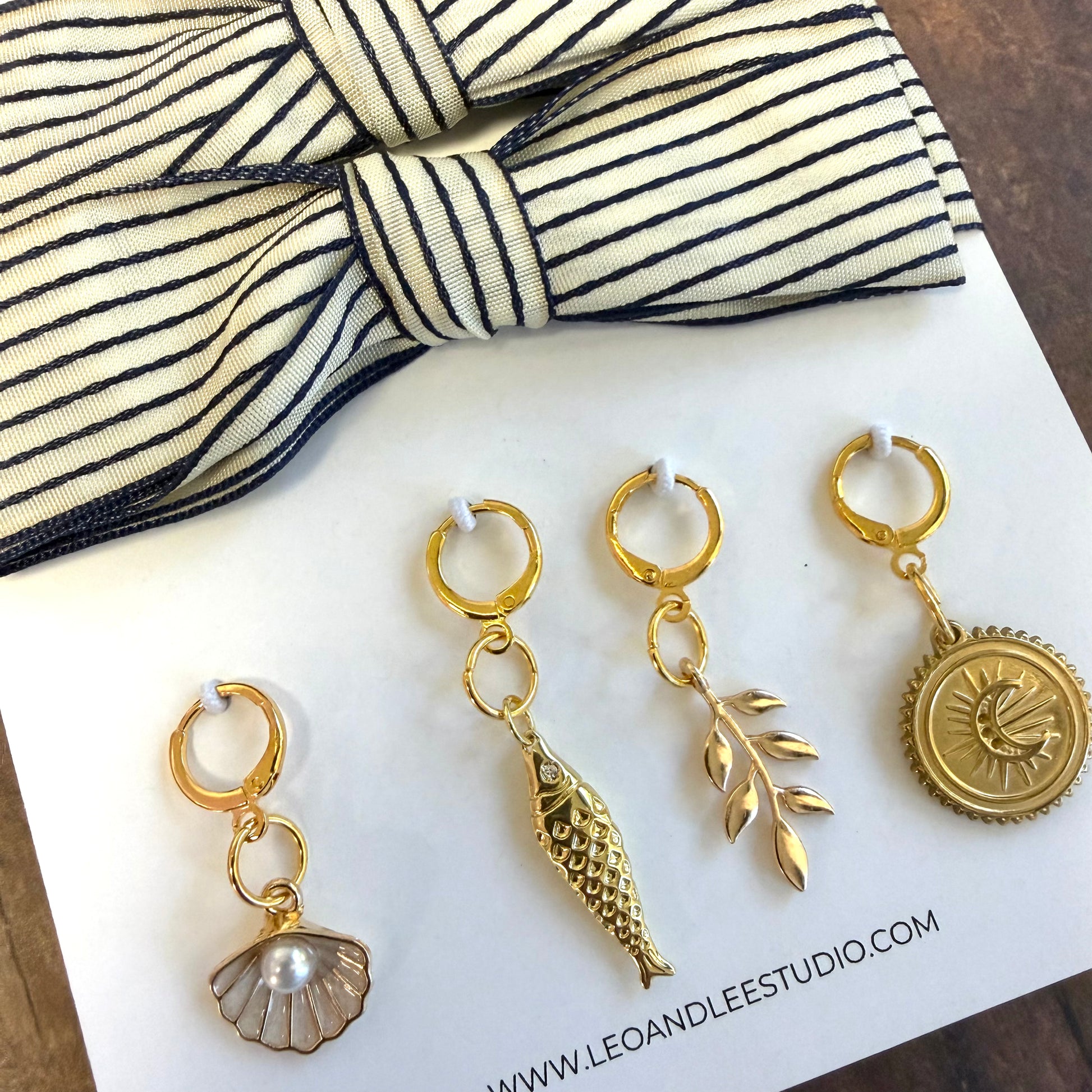 Heritage Stripe Shoelace and Charm set